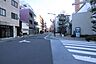 その他：敷地北東側の前面道路（北西側から）