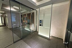 エントランスはオートロック付きです。