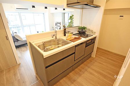 キッチン対面キッチンで、ご家族とのコミュニケーションを取りながらお料理を楽しむことが出来ます!
