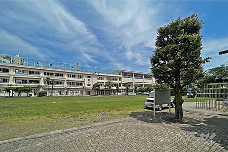 下目黒小学校[公立]の外観