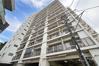 外観:ニュー池尻マンションの外観(東側から) 外観:ニュー池尻マンションの外観(東側から)