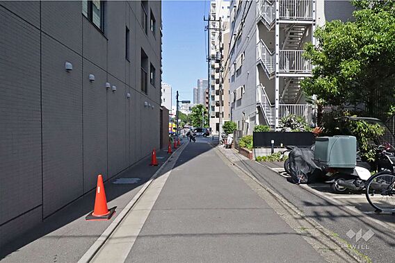 敷地北西側の前...