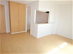 エバークレスト 302 3階1LDKのリビング/ダイニング