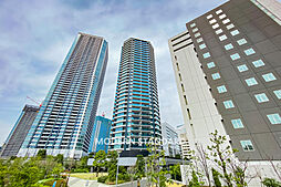 ■　外観　■　晴海エリアのランドマークとなるような存在感のあるデザインです。