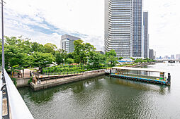 ■　公園　■　運河沿いに遊歩道と公園があります。