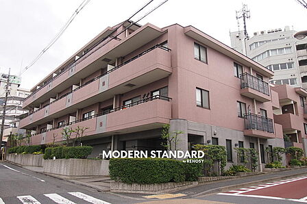 ■ 外観 ■ RC造(鉄筋コンクリート)地上3階地下1階建です。