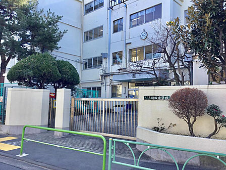 世田谷区立瀬田中学校:徒歩10分(800m)