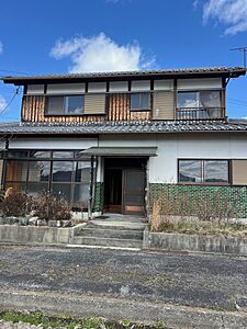 外観：日当たり良好南側玄関