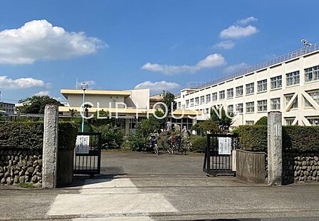 昭島市立富士見丘小学校 徒歩7分。 510m