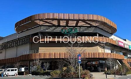 ゆうちょ銀行本店イーアス高尾内出張所 徒歩9分。 670m