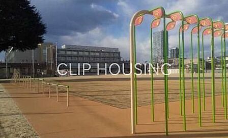 八王子市立いずみの森義務教育学校 徒歩12分。 920m