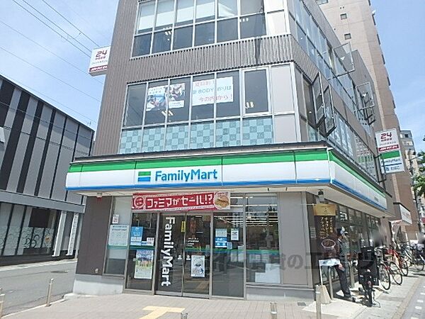 画像21:ファミリーマート　山科区役所前店まで70メートル