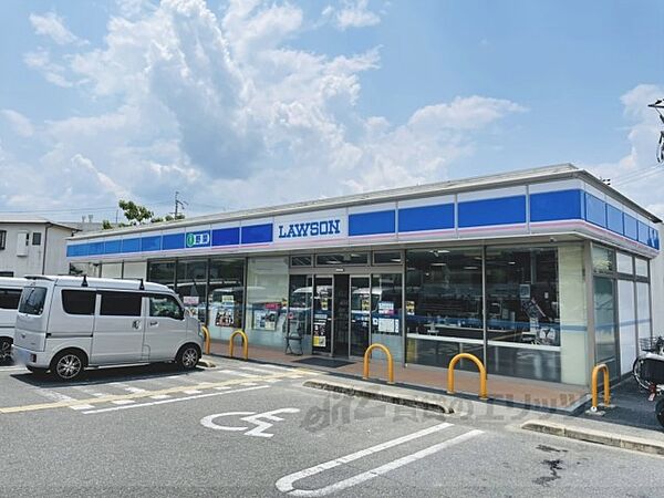 画像21:ローソン　加茂駅前店まで550メートル
