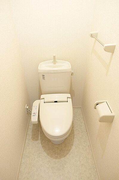 画像14:温水洗浄暖房便座トイレ