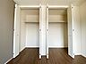 収納：居室にそれぞれクローゼットが設けられていますので、お部屋はすっきり片付き、本来の広さでお使いいただけます。整然としたお部屋で過ごすのは気持ちがいいものですね。