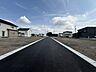外観：前面道路含む現地写真