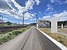 外観：東側前面道路