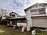 約300坪の広いお土地に建っている戸建です。