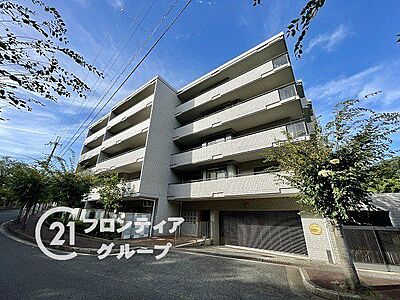 外観：地上5階建てマンション！