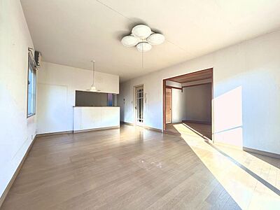 外観：【住宅ローン減税対象】価格には消費税、リフォーム費用を含みます。リフォーム中でもご案内可能。内覧希望の方はお電話ください。