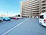 駐車場：敷地内の平置き駐車場です。