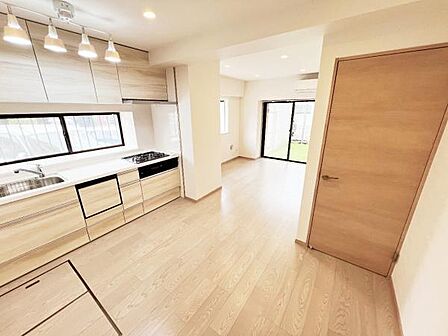 リビングダイニングになります。ご家族そろっての素敵な空間になりそうですね。
