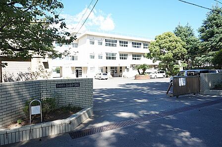 小田原市立白鴎中学校まで約1910m(徒歩24分)