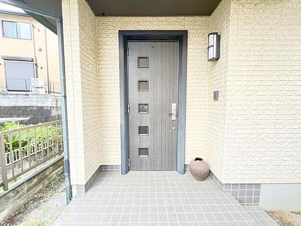 玄関を拡大表示