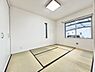 和室：リビングと続き間の和室です。客間、晩酌、家族団らんなど色々使えますね。