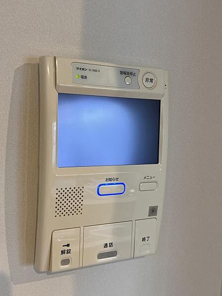 訪問者を確認できるTVモニター付きインターフォンです。