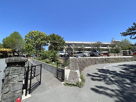 横須賀市立鴨居小学校まで約1290m(徒歩17分)