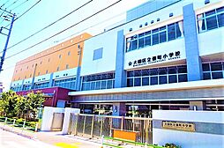 通学路は穏やかな住宅街の中の道なので、お子さんの通学も安心。