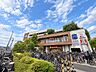 周辺：野菜の種類も多く、魚や肉も充実しています。総菜コーナーも陳列が工夫されており買い物しやすいです。