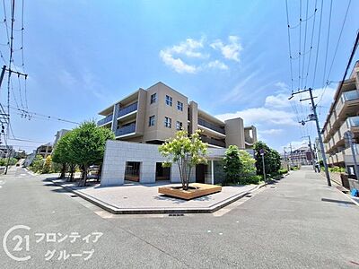 外観：SRC造4階建てマンションです