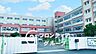 周辺：伊丹市立花里小学校 徒歩5分。 400m