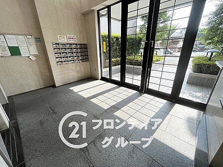 マンションのロビーは、住民の皆様が集うコミュニケーションの場であり、憩いの場です。