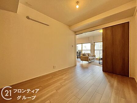 住まい選びは、価格や立地だけでなく、将来の暮らし方まで含めて考えることが大切です。今の段階で気になっていることを、まずスタッフに話してみてください