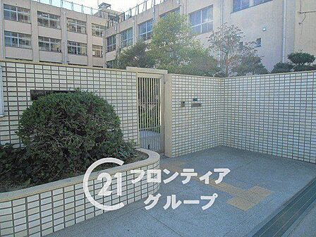 大阪市立佃中学校 徒歩13分。 1040m