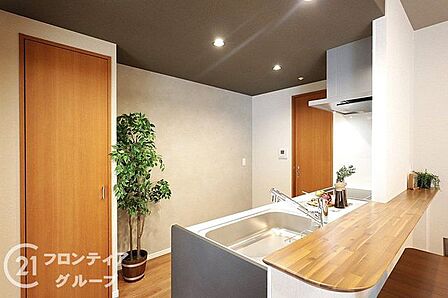 はじめてのご相談でも、経験豊富なスタッフが丁寧にお話を伺います。住まいのことで気になることがあれば、いつでもお声がけください