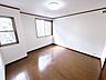 その他：【2階7帖洋室】7帖の洋室を別角度から撮影いたしました。生活に合わせたお部屋の使い方で心地いい住まいづくりをお楽しみいただけますよ。