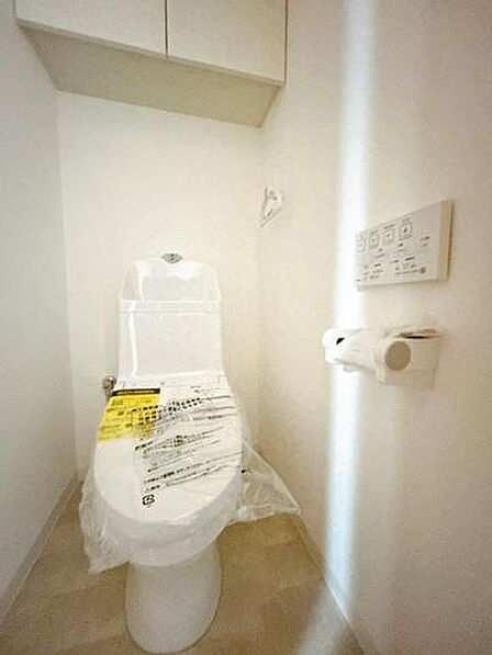 【トイレ】便器は新品交換しております。直接肌に触れるところなので設備が新しいと気持ちいいですね。