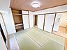 和室：【和室6帖】床が柔らかいので、お子様の遊び部屋にも使用できます。