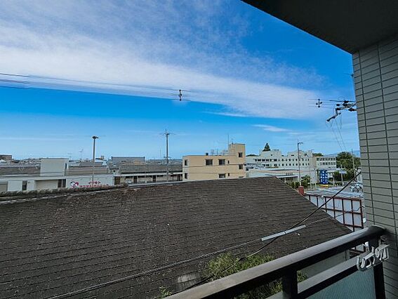 バルコニーから...