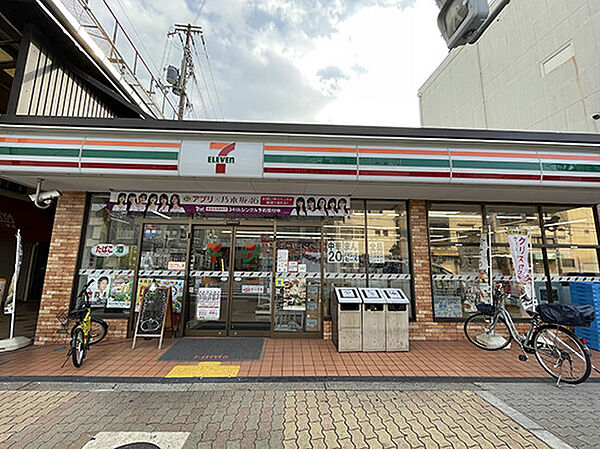 画像17:セブンイレブン大阪三泉市場通店 478m