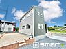 外観：～閑静な住宅街の立地～ ・周辺は閑静な住宅街となっておりますので、静かな暮らしをご実現いただけます。 ・前面道路の交通量も多くないので、小さなお子様がいるご家庭でもご安心ですね。 