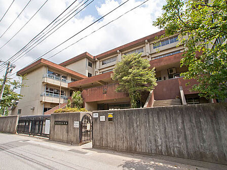松戸市立旭町小学校（660m）