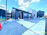 外観：～閑静な住宅街の立地～ ・周辺は閑静な住宅街となっておりますので、静かな暮らしをご実現いただけます。 ・前面道路の交通量も多くないので、小さなお子様がいるご家庭でもご安心ですね。 