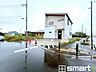外観：～開放感ある角地のお住まい～ ・2方向が空く事で開放感のある角地に位置しております。 ・窮屈な感じが無く、ゆったりと暮らせるこの魅力をぜひ現地でご体感くださいませ。 