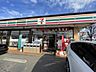 周辺：セブンイレブン　守谷板戸井店（900m）