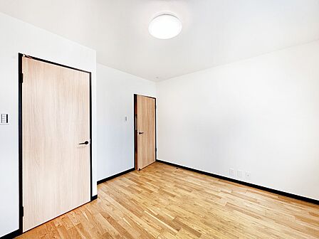 WIC付きのお部屋で広々とした空間。ゆったり寛げます。